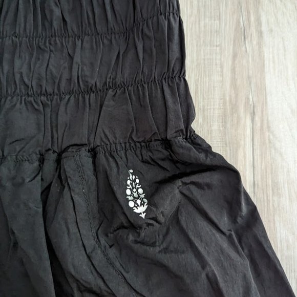Free People On The Way Home Shorts in Black, Large - Picture 4 of 7